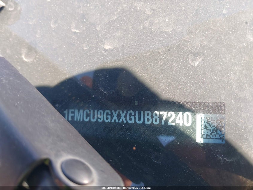 2016 FORD ESCAPE VIN: 1FMCU9GXXGUB87240