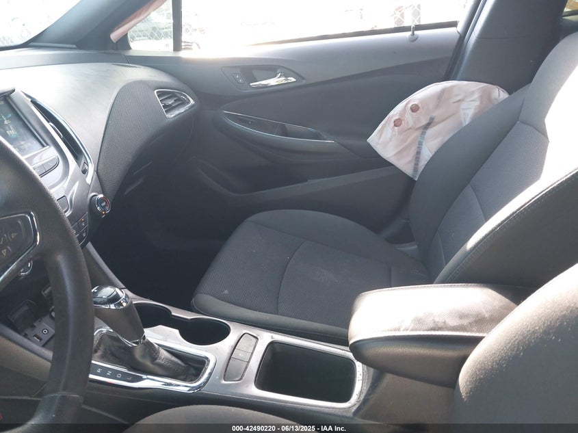 2017 CHEVROLET CRUZE LT AUTO - 1G1BE5SM7H7133888