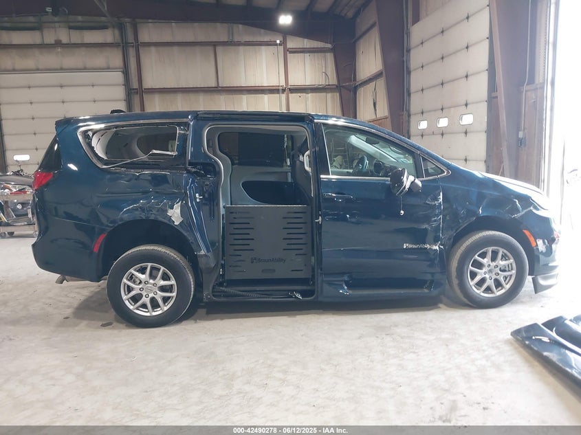 2024 CHRYSLER PACIFICA TOURING L - 2C4RC1BG6RR100900