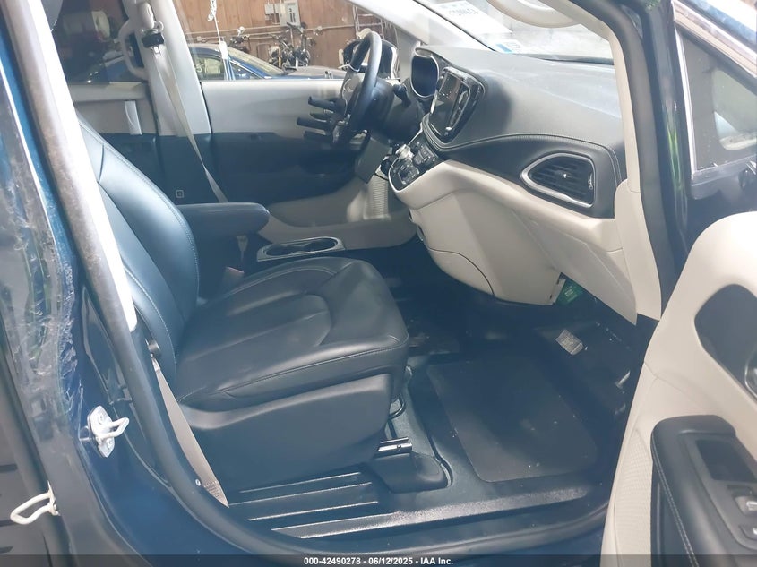 2024 CHRYSLER PACIFICA TOURING L - 2C4RC1BG6RR100900