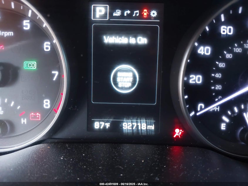 2017 HYUNDAI ELANTRA LIMITED - 5NPD84LF7HH065122