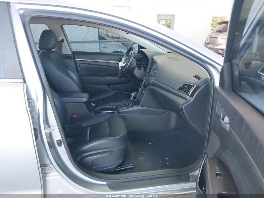 2017 HYUNDAI ELANTRA LIMITED - 5NPD84LF7HH065122