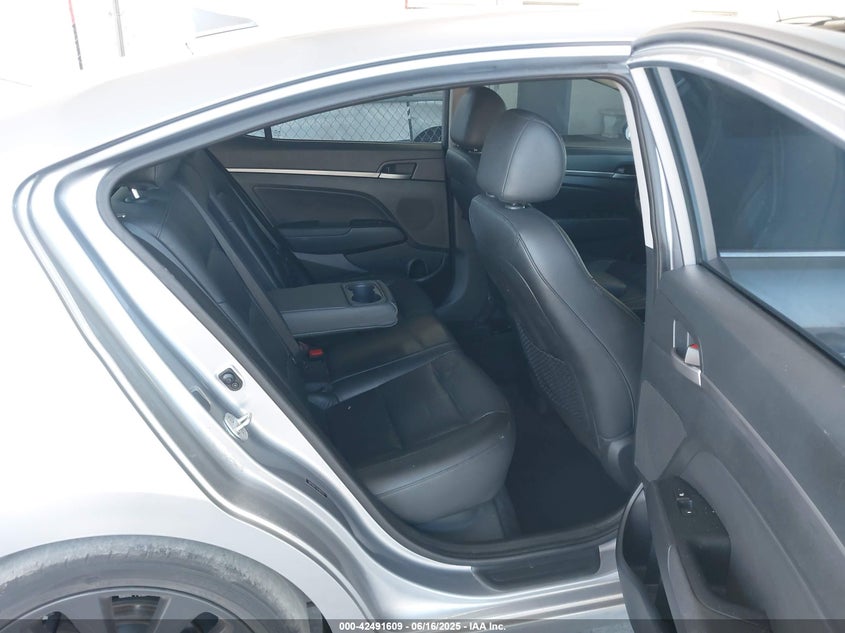 2017 HYUNDAI ELANTRA LIMITED - 5NPD84LF7HH065122