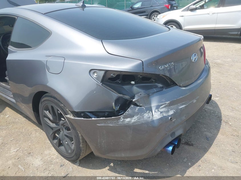 2015 HYUNDAI GENESIS 3.8 BASE - KMHHU6KJ0FU124671