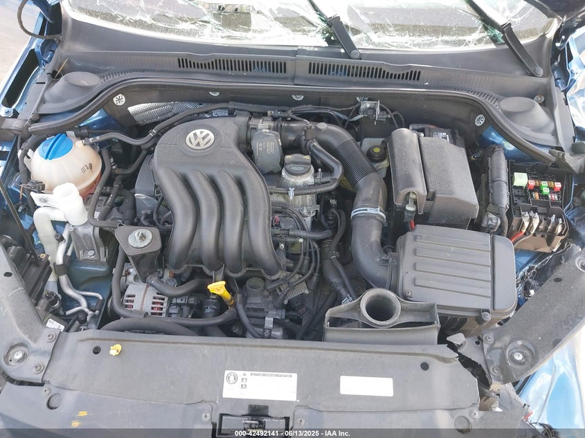 2015 VOLKSWAGEN JETTA 2.0L S - 3VW2K7AJ4FM269012