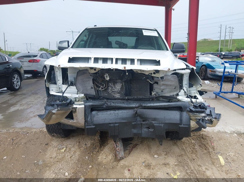 2018 TOYOTA TUNDRA SR5 5.7L V8 - 5TFDW5F17JX705271