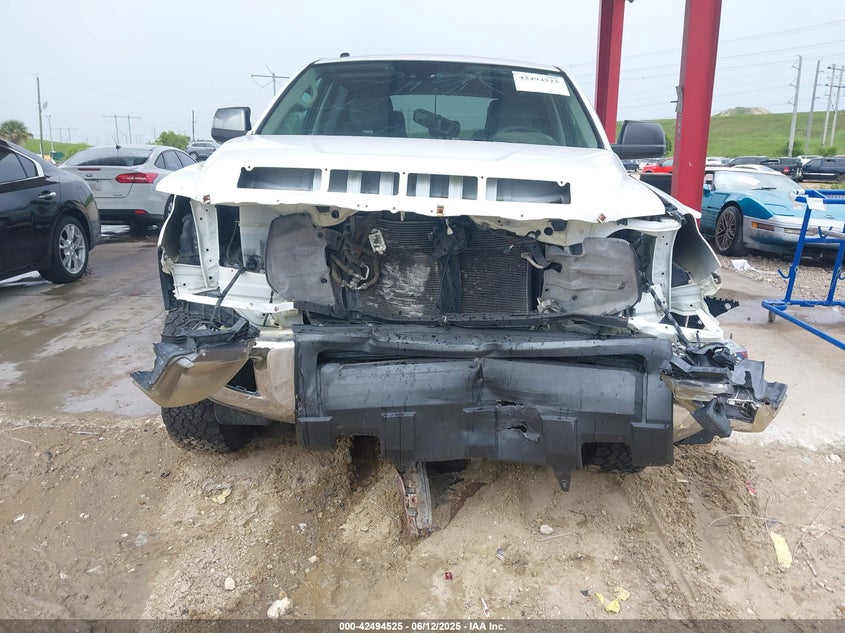 2018 TOYOTA TUNDRA SR5 5.7L V8 - 5TFDW5F17JX705271