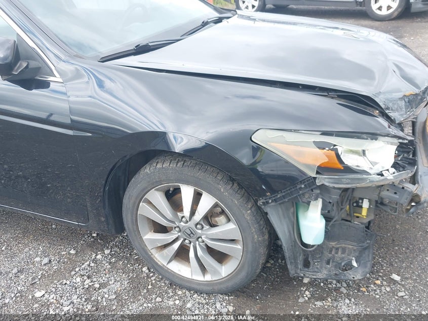 2008 HONDA ACCORD VIN: 1HGCS12888A006233