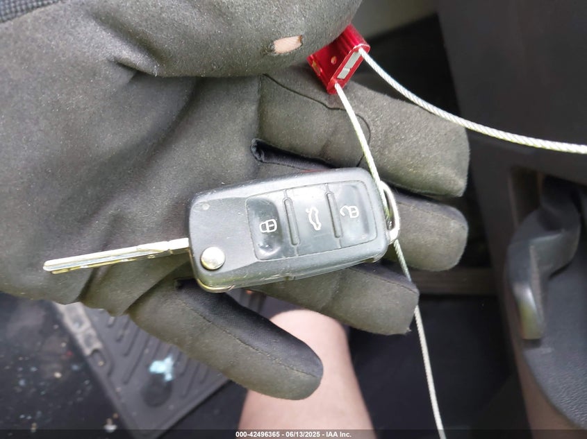 2015 VOLKSWAGEN JETTA 2.0L TDI S - 3VWLA7AJ4FM283001