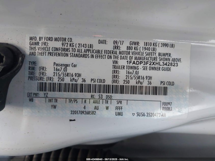 2017 FORD FOCUS VIN: 1FADP3F2XHL342823
