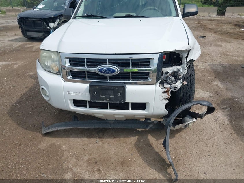 2011 FORD ESCAPE VIN: 1FMCU0D72BKB48002
