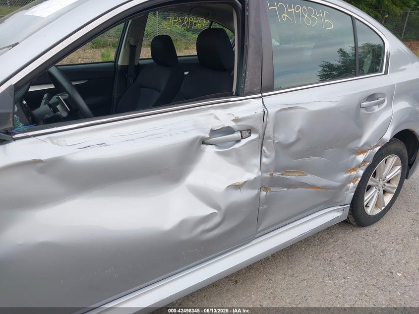 2012 SUBARU LEGACY auction photo 6