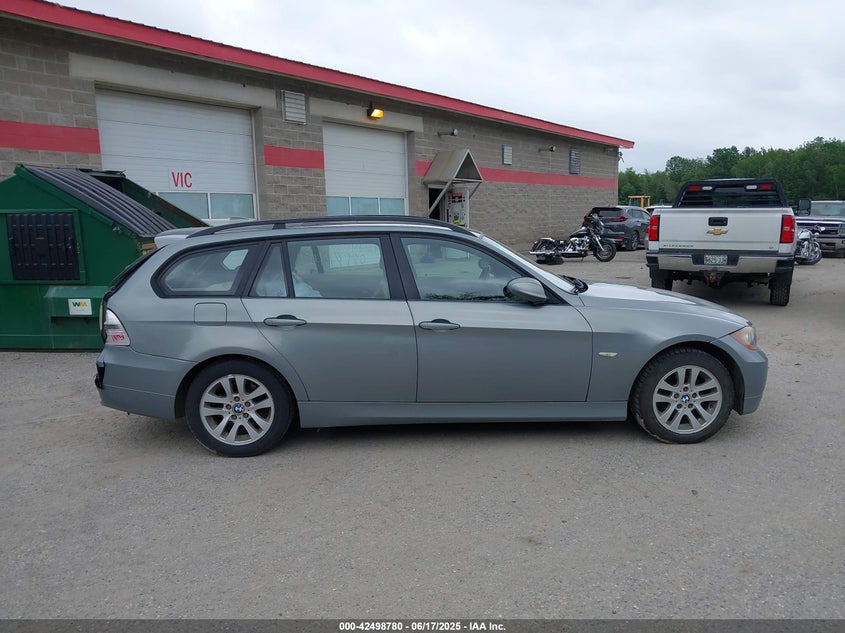2007 BMW 328Xi VIN: WBAVT73547FZ35877 Lot: 42498780