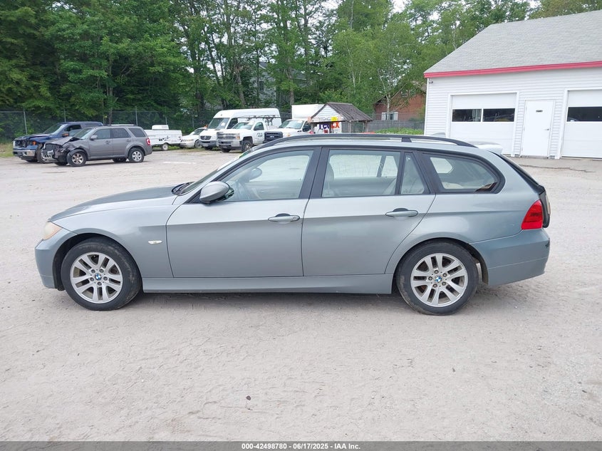 2007 BMW 328Xi VIN: WBAVT73547FZ35877 Lot: 42498780