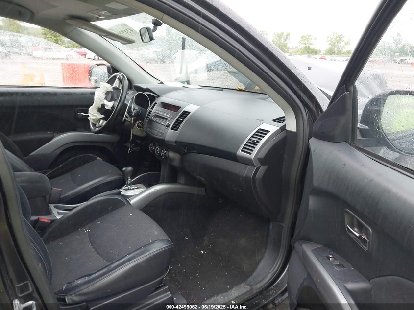 2010 MITSUBISHI OUTLANDER VIN: JA4AT3AW1AZ015629