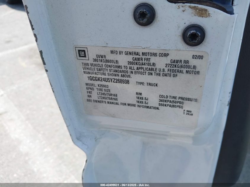 2000 Chevrolet Silverado 2500 VIN: 1GCGK24U5YZ268938 Lot: 42499531