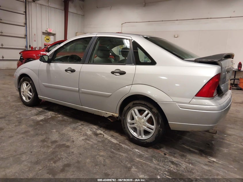 1FAFP34P71W211599 2001 FORD FOCUS photo no. 3