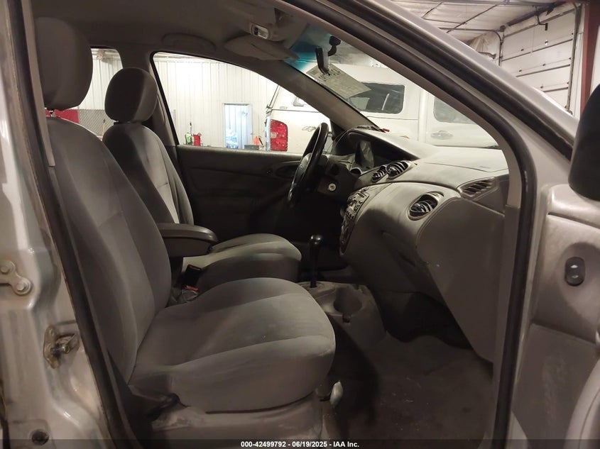 1FAFP34P71W211599 2001 FORD FOCUS photo no. 5