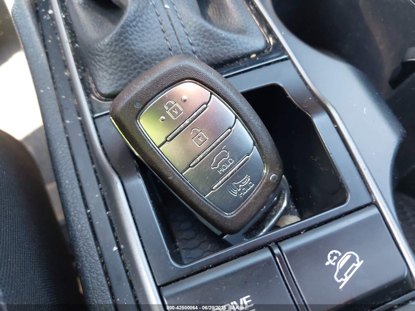 2016 HYUNDAI TUCSON VIN: KM8J3CA28GU023182
