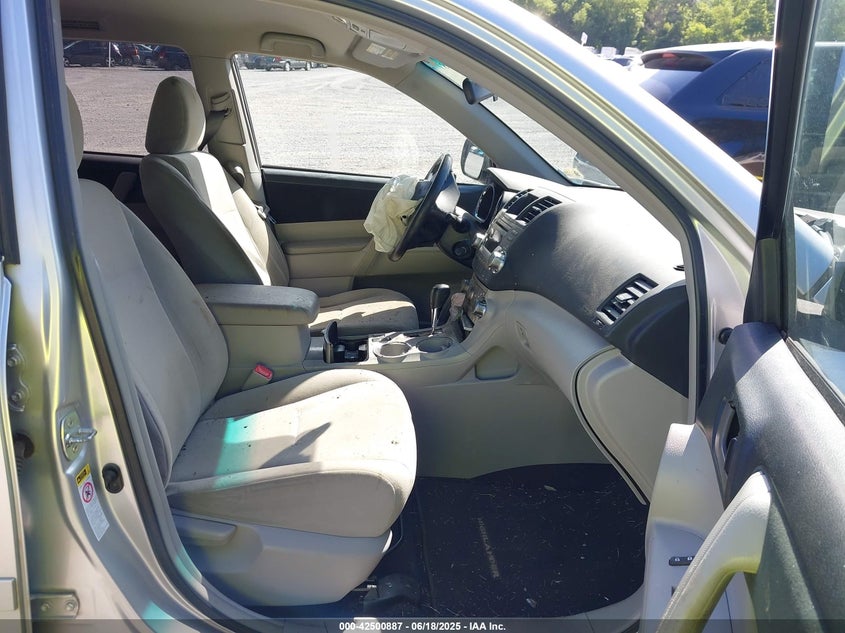 2011 TOYOTA HIGHLANDER VIN: 5TDZK3EH0BS048308