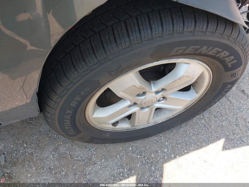 2009 KIA SPORTAGE VIN: KNDJE723897629824
