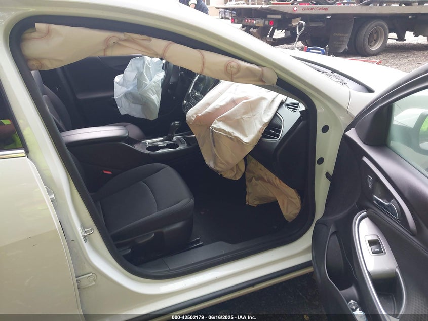 2016 CHEVROLET MALIBU LT - 1G1ZE5ST6GF354571