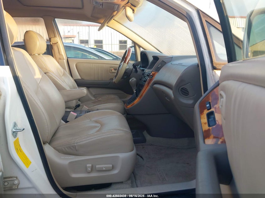 JT6GF10U2X0031869 1999 LEXUS RX photo no. 5