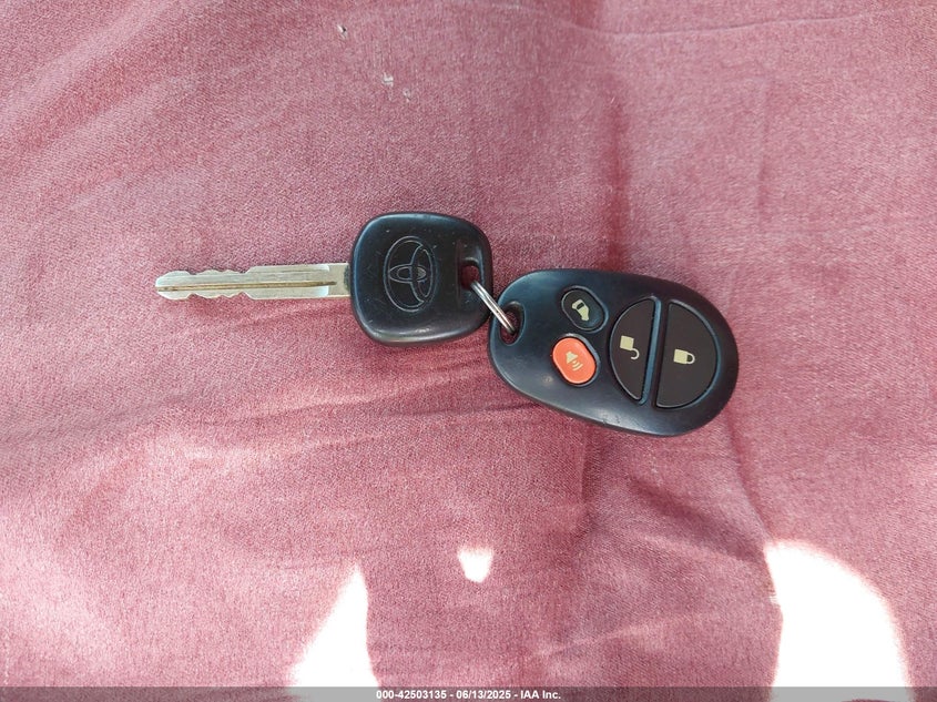 2004 Toyota Sienna Le VIN: 5TDZA23C74S123058 Lot: 42503135