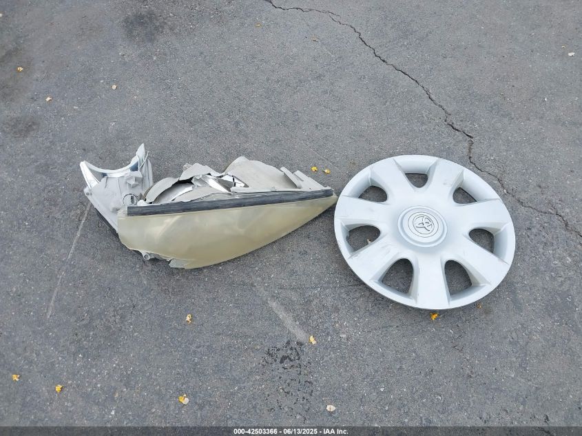 2004 Toyota Camry Le VIN: JTDBE32K340246122 Lot: 42503366