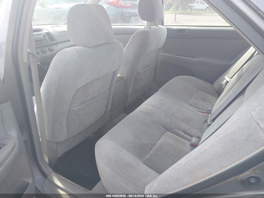 2004 Toyota Camry Le/Xle/Se VIN: 4T1BE32K04U812516 Lot: 42503938