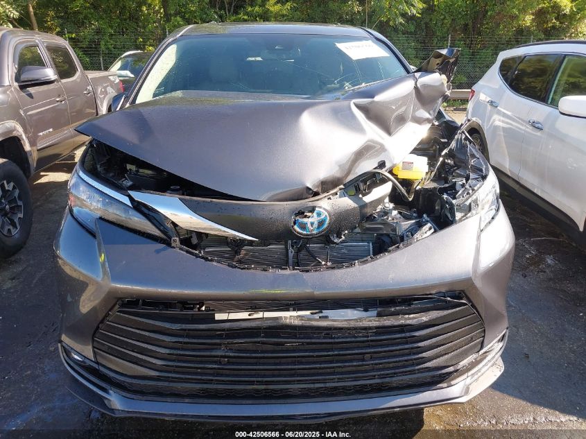2025 Toyota Sienna - 5TDYSKFC1SS171804