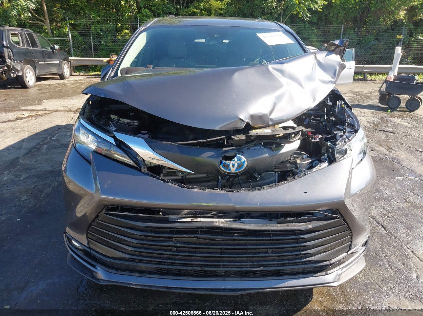 2025 Toyota Sienna - 5TDYSKFC1SS171804