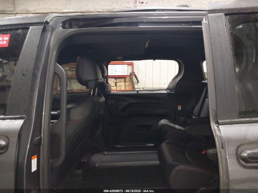 2025 Toyota Sienna - 5TDDSKFC5SS160481