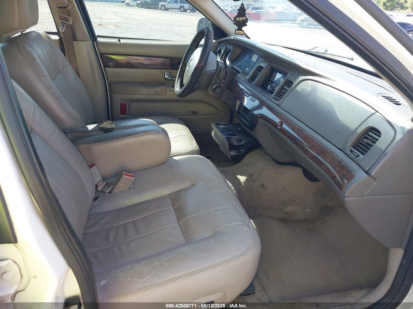 2007 MERCURY GRAND MARQUIS VIN: 2MEFM75V37X628558