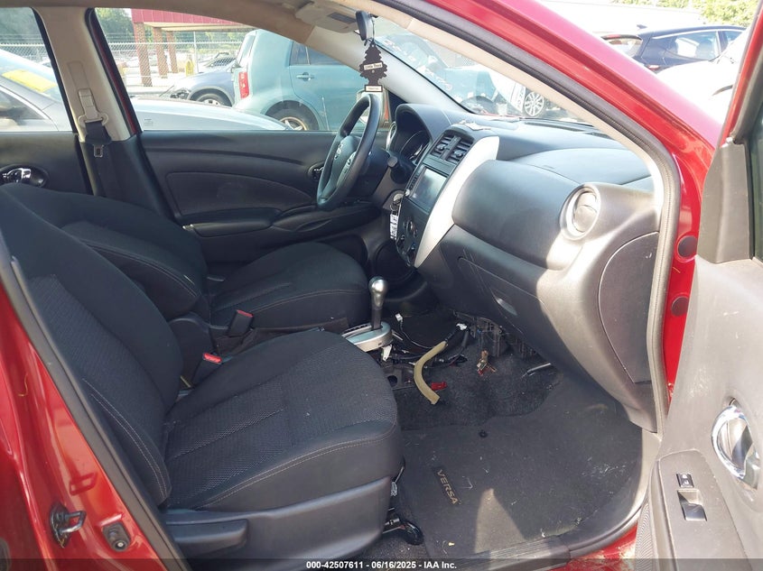 2019 NISSAN VERSA 1.6 SV - 3N1CN7AP5KL829352