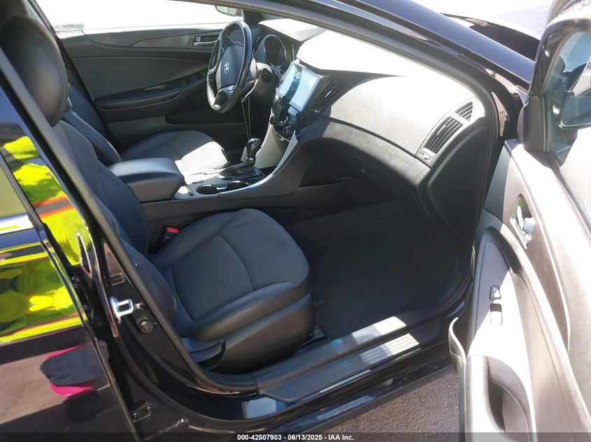 2013 HYUNDAI SONATA VIN: 5NPEC4AC1DH782153