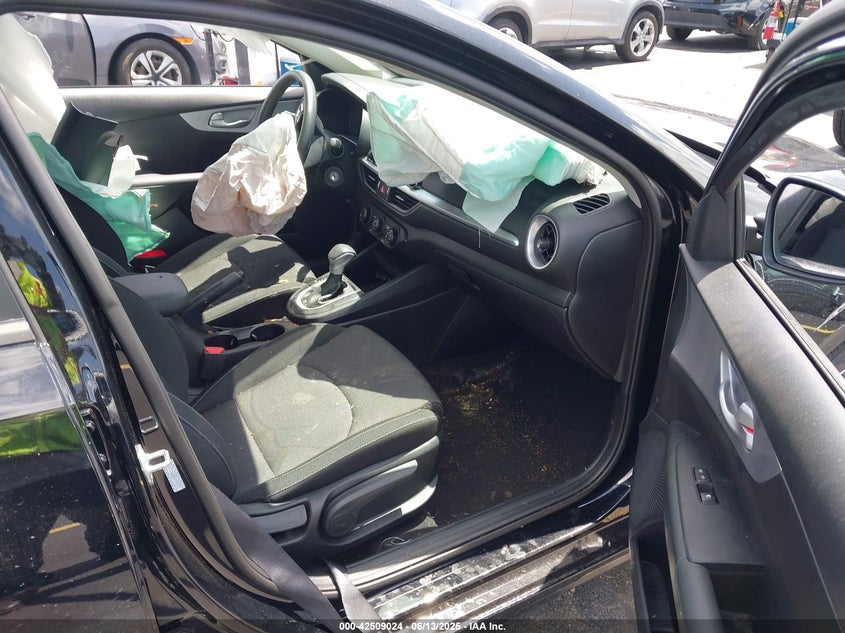 2024 KIA FORTE auction photo 5