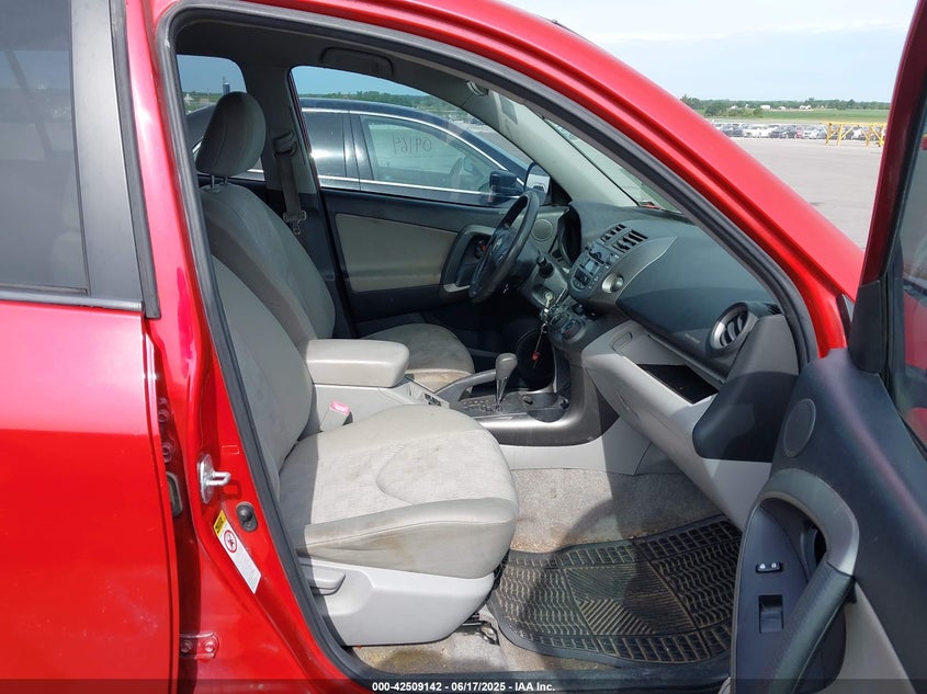 2009 TOYOTA RAV4 VIN: JTMBF33V095008826