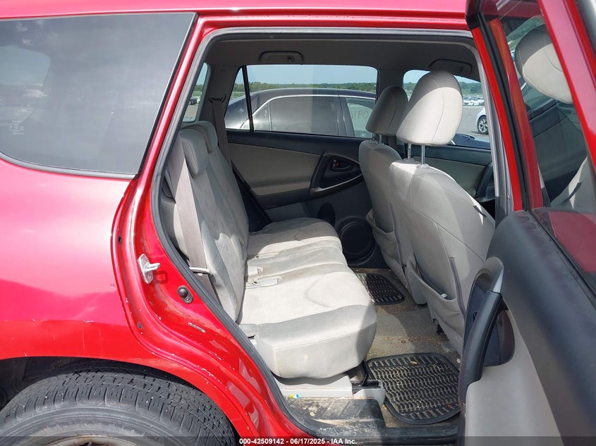 2009 TOYOTA RAV4 VIN: JTMBF33V095008826
