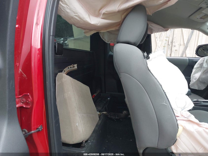 VIN 5TFSX5EN2HX050715 2017 TOYOTA TACOMA SR