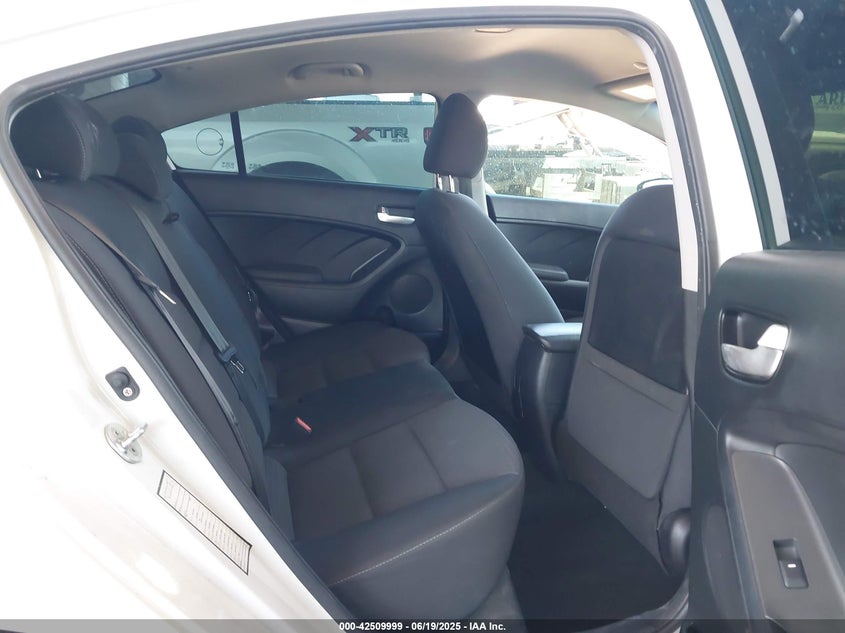 2018 KIA FORTE VIN: 3KPFL4A71JE239554