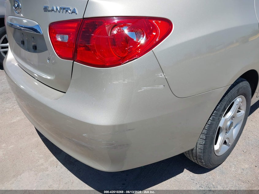 2010 HYUNDAI ELANTRA VIN: KMHDU4AD4AU880124