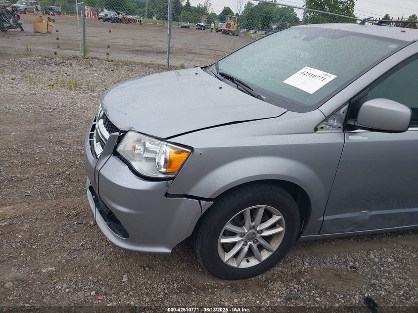 VIN 2C4RDGCG7JR301434 2018 DODGE GRAND CARAVAN SXT