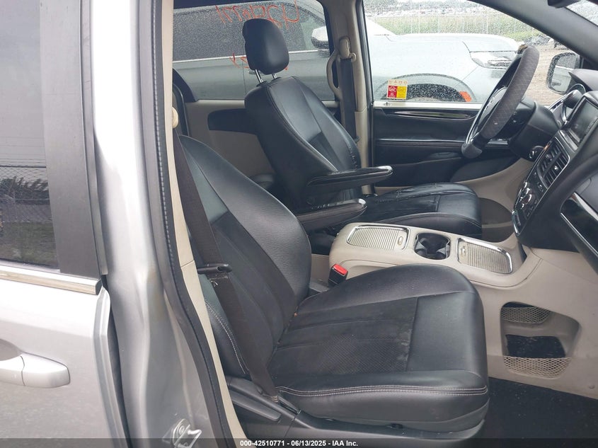 VIN 2C4RDGCG7JR301434 2018 DODGE GRAND CARAVAN SXT