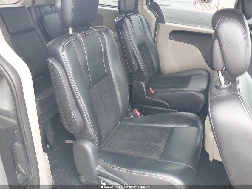 VIN 2C4RDGCG7JR301434 2018 DODGE GRAND CARAVAN SXT