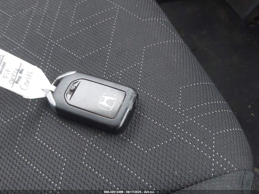 2016 HONDA FIT VIN: JHMGK5H73GX030004