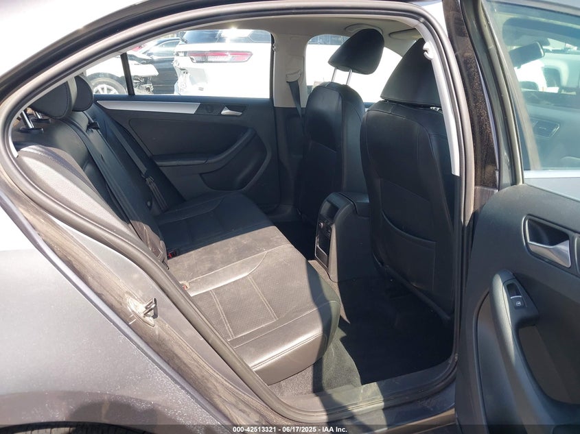 2013 VOLKSWAGEN JETTA VIN: 3VWDP7AJ0DM367686