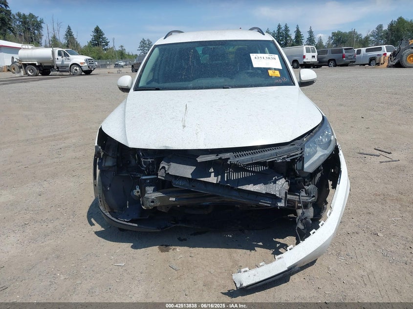 2017 VOLKSWAGEN TIGUAN 2.0T/2.0T S - WVGBV7AX3HK043855