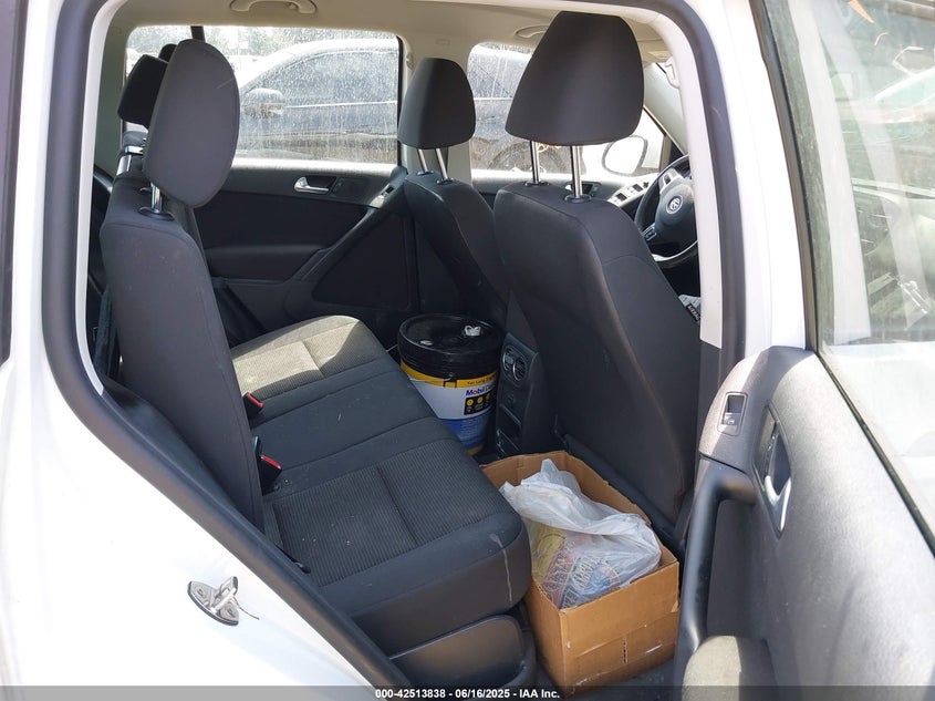 2017 VOLKSWAGEN TIGUAN 2.0T/2.0T S - WVGBV7AX3HK043855