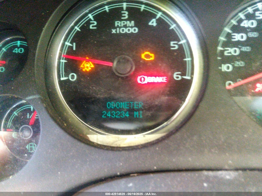 2007 GMC YUKON VIN: 1GKFC13027J128364
